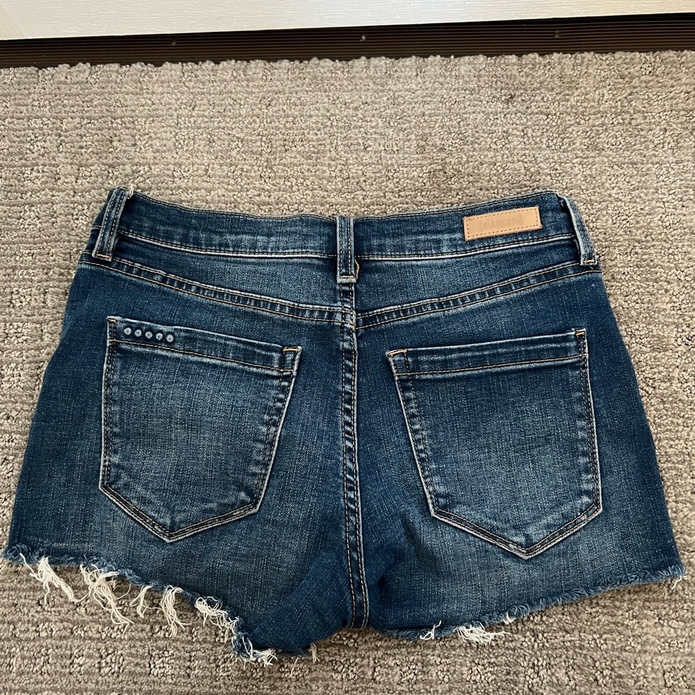 Too small! - Picture 2 of 3